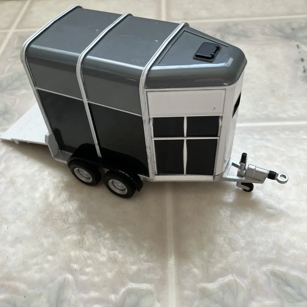 Ertl‎ Horse Livestock Trailer Britains LTD 2006 Black Grey & White 1/32 Scale